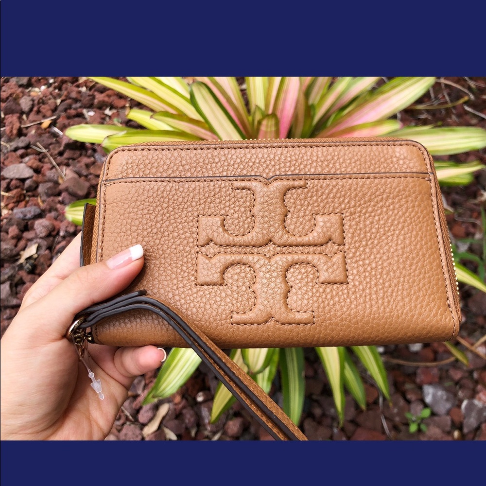 Gaby’sBags👜💕NWT Tory Burch Wallet - Picture 2 of 2